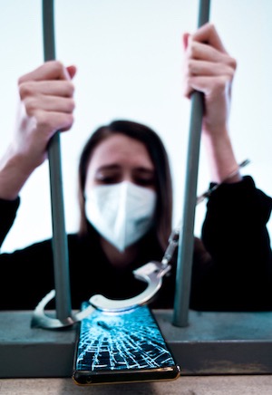 Phone Cage di Elisa Angelucci
